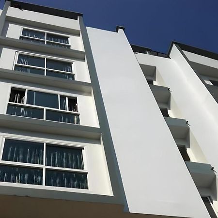 Buddy Place Bangkok Bagian luar foto