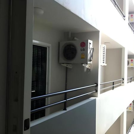 Buddy Place Bangkok Bagian luar foto