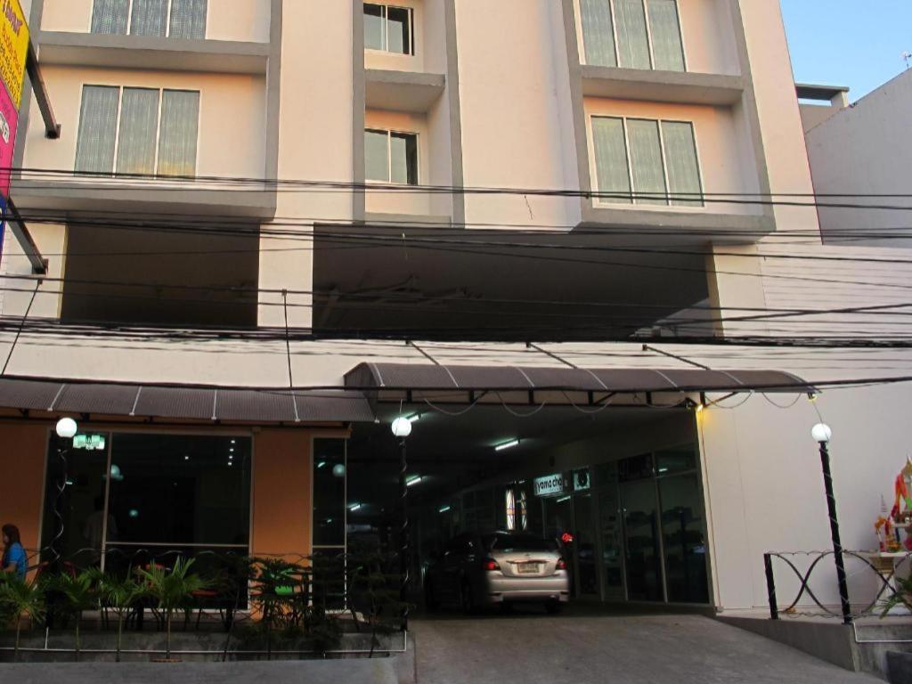 Buddy Place Bangkok Bagian luar foto