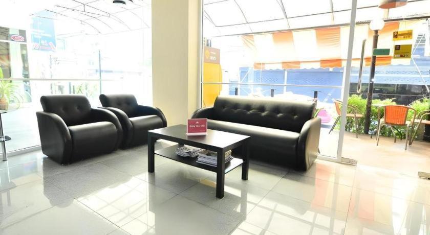 Buddy Place Bangkok Bagian luar foto