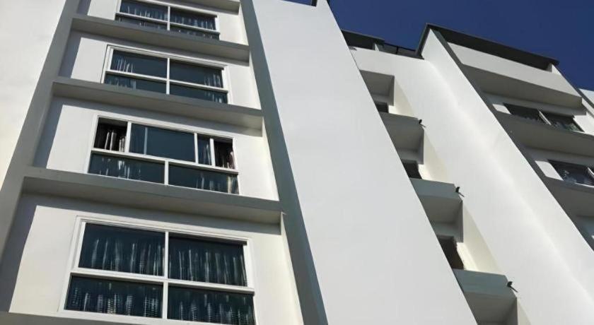 Buddy Place Bangkok Bagian luar foto