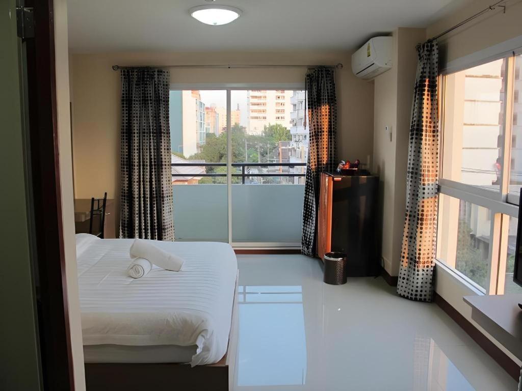 Buddy Place Bangkok Bagian luar foto
