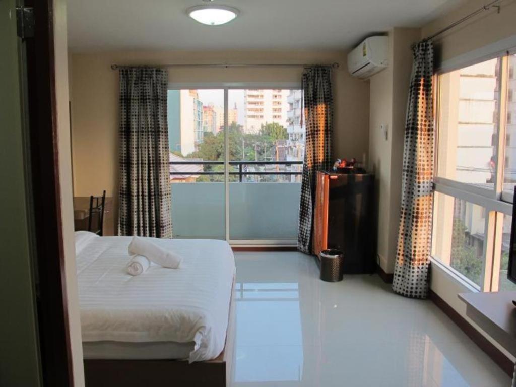Buddy Place Bangkok Bagian luar foto