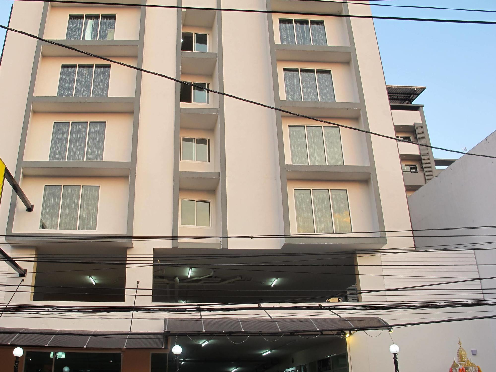 Buddy Place Bangkok Bagian luar foto
